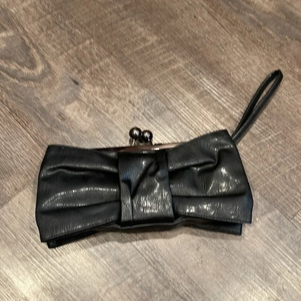 Jessica Simpson BOW  clutch